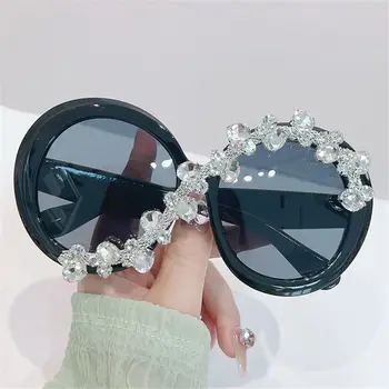 Негабаритные солнцезащитные очки в круглой оправе Горный хрусталь Декор UV400 Защитные очки Асимметричный дизайн Эстетические солнцезащитные очки