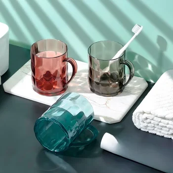 Простая и практичная прозрачная пластиковая чашка для воды с ручкой Творческая чашка для полоскания горла Бытовая чашка для чистки и мытья